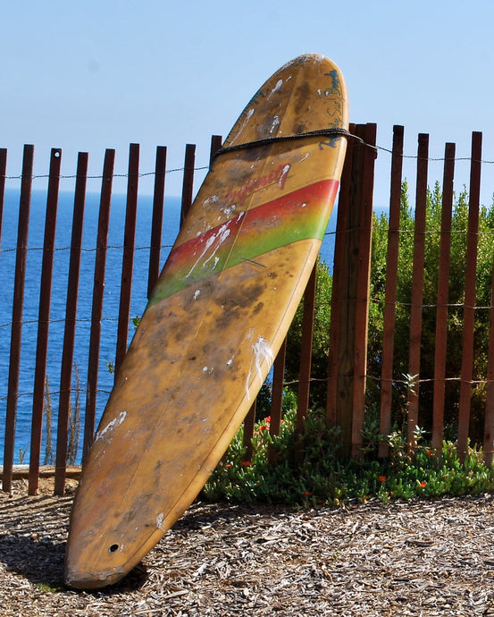 An old surfboard